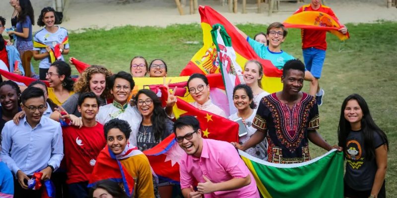 Does the level of diversity matter when choosing an international school? Diversity of the student population is key to making the experience truly international for both staff and students.  选择国际学校时，多样性的程度重要吗？ 学生群体的多样性是使教职员工和学生体验真正国际化的关键。